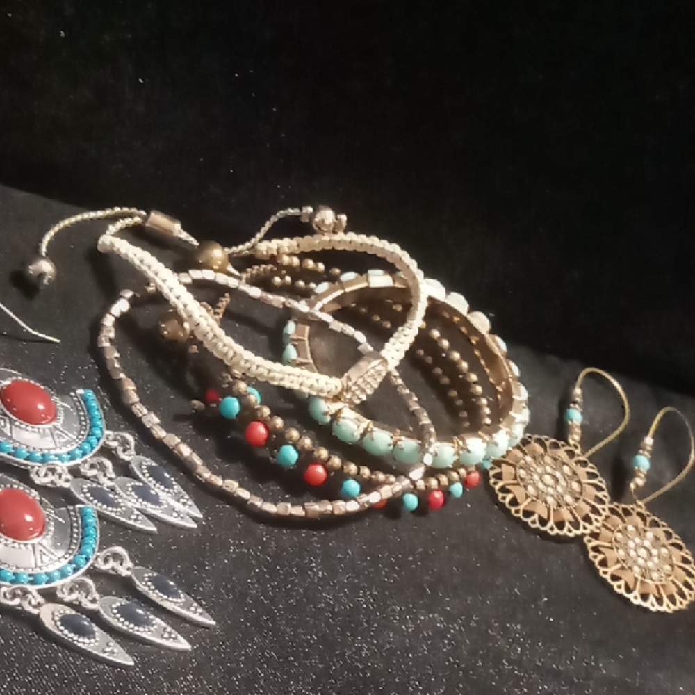 Gold , silver and Turquoise Southwest style Jewelry mix match .